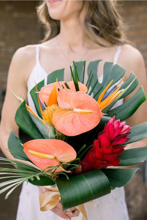 Monstera Wedding Bouquet, Monstera Bouquet, Tropical Flower Bouquet, Anthurium Bouquet, Bright Centerpieces, Tropical Flowers Bouquet, Tropical Wedding Centerpieces, Calla Lily Bridal Bouquet, Tropical Bridal Bouquet