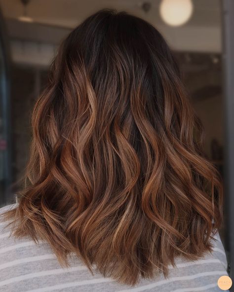 Caramel Hair Color, Rambut Brunette, Brown Hair Inspo, Hair Color Caramel, Brunette Hair With Highlights, Caramel Hair, Caramel Highlights, Brunette Balayage Hair, Brown Hair Balayage