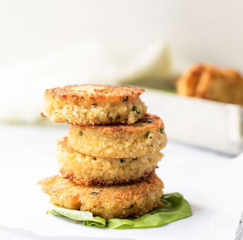 Baked Quinoa, Quinoa Patties, Finger Snacks, Quinoa Recipes Easy, Crispy Quinoa, Lentils Beans, High Protein Meals, Sauteed Vegetables, Protein Meals