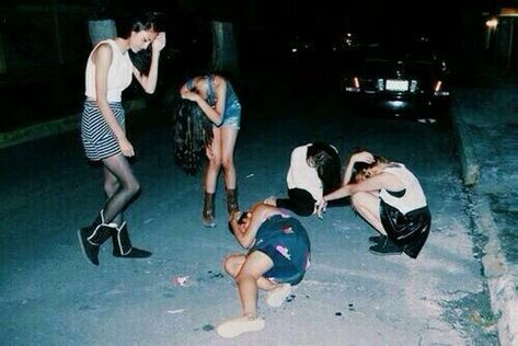 Sla só ler #fanfic # Fanfic # amreading # books # wattpad Drunk Party Girls, Drunk Party, Teenage Wasteland, Young Wild Free, Party Girl, Friend Goals, Youth Culture, Getting Drunk