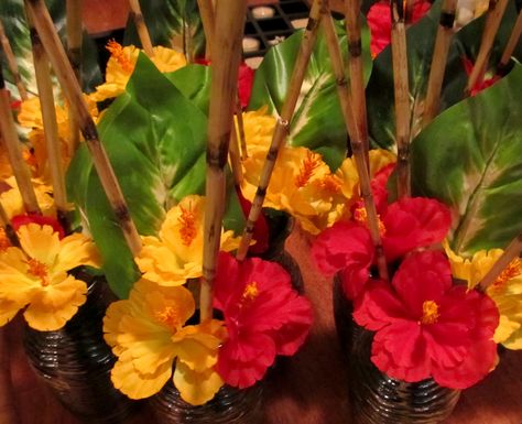 Tropical Centerpieces Diy, Dollar Store Centerpieces, Hawaiian Centerpieces, Fake Flower Centerpieces, Luau Centerpieces, Dollar Store Centerpiece, Disneyland Party, Tropical Wedding Centerpieces, Luau Ideas