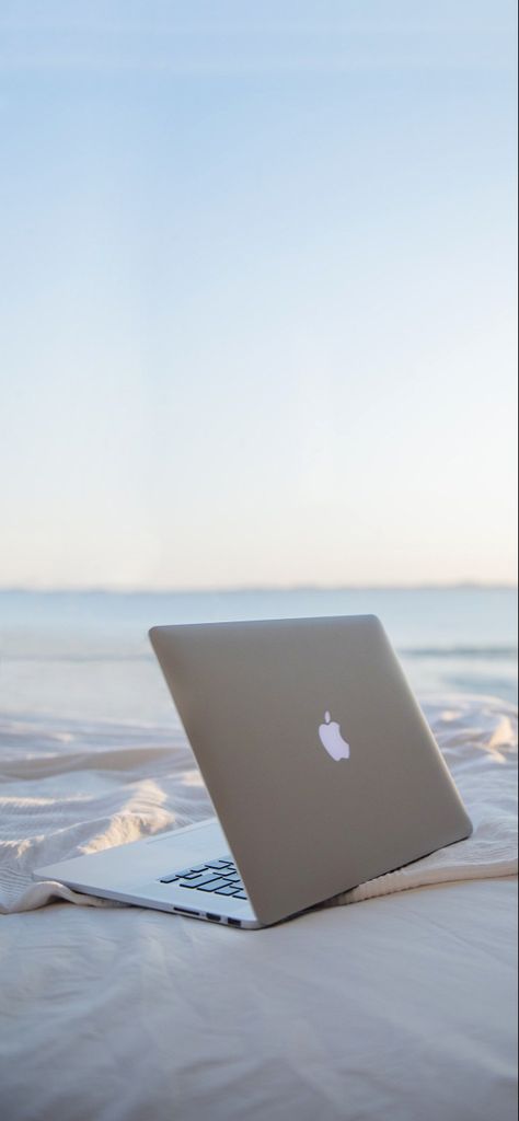 Laptop Set Up Aesthetic, Work Astethic, Laptop Beach Aesthetic, Laptop By The Pool, Iris Apfel Photoshoot, Laptop And Coffee Aesthetic, Working On The Beach Laptop, Laptop On Beach, Laptop Coffee Photography