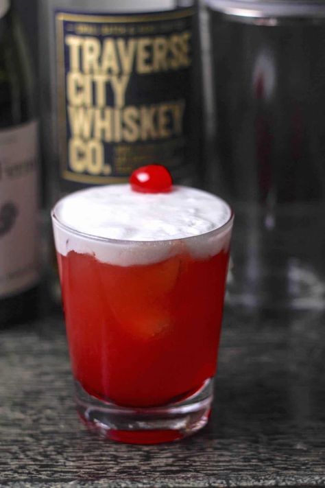 Cherry Whiskey Sour Recipe (Smooth & Tart!) Cherry Whiskey Sour, Cherry Whiskey, Whiskey Sour Recipe, Whiskey Recipes, Maraschino Cherries, Cherry Cocktail, Alcoholic Drink, Whiskey Sour, Cherry Recipes