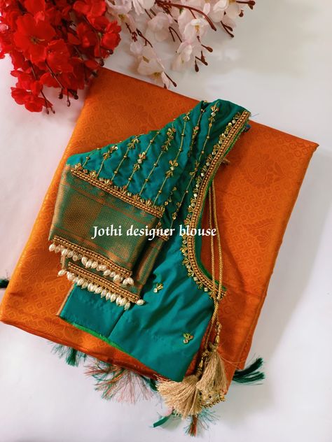 WhatsApp number:8838720028 Instagram I'd: Jothi_designer_blouse Saree Blouse Combination Color Combos, Function Saree, Velvet Blouse Design, Simple Aari Work, Mirror Work Blouse Design, Aari Design, Latest Bridal Blouse Designs, Saree Ideas, Simple Saree Designs