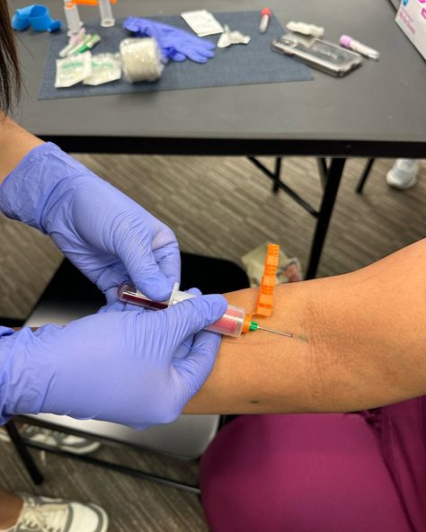 Come and sign up for our next phlebotomy class this week! One week course and you can be certified. Any questions please give us a call! #phlebotomy #bloodwork #needle #houston #houstonmedicalschool #medical Phlebotomy Aesthetic, Medical Needles, Nursing Student Tips, Nurse Aesthetic, Medical Careers, Phlebotomy, Study Board, Medical Laboratory, University Life