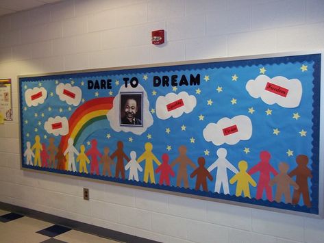 Month Bulletin Board Ideas, Small Bathroom Paint, Mlk Day, Classroom Bulletin Boards, Easter Crafts For Kids, Bulletin Board Ideas, Holiday Art, Valentines Day Decorations, Door Ideas