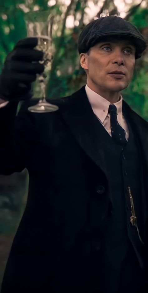 Shelby Family, Albert Einstein Photo, Cillian Murphy Tommy Shelby, Cinema Stills, Tower Of Fantasy, Viking Wallpaper, Steven Knight, Peaky Blinders Characters, Peaky Blinders Wallpaper