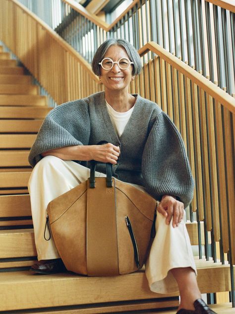 LOEWE | reinventing craft and leather. Gray Scale, Advanced Style, Sporty Chic, 가을 패션, Grey Hair, Look At You, Mode Inspiration, Primavera Estate, The Search