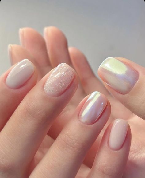 Milky Blush Nails, Milky Manicure Color, Milky Manicure Nails, August Manicure Ideas, Milky White Nails With Design Short, Off White Gel Nails, Milk Manicure Nails, Nails Inspiration Korean, Milky Color Nails