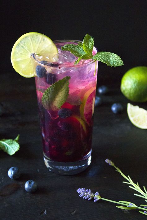 Non Alcoholic Mojito, Healthy Summer Drinks, Blueberry Lavender, Blueberry Mojito, Flavored Sparkling Water, Culinary Lavender, Lavender Syrup, Blueberry Lemonade, Milk Shakes