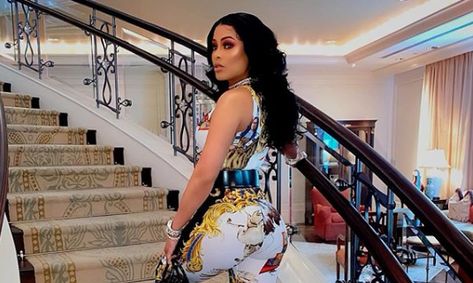 ‘She Looks So Much Better Without Makeup’: Keyshia Ka’oir’s Bare Face Has Fans Swooning Over Her Natural Beauty Keyshia Ka Oir, Nike Running Shirt, Beauty Entrepreneur, Gucci Mane, Bare Face, 2000s Outfits, Modeling Career, Milan Fashion, Beauty Shots