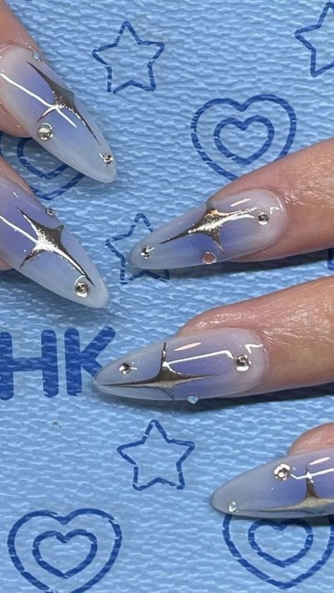 Blue And White Aura Nails, Blue And White Star Nails, Powder Blue Nails Designs, Silver Nails Chrome, Blue And Silver Nail Designs, Nails Chrome Powder, Blue Nails Aesthetic, Maintenance Week, White Blue Nails