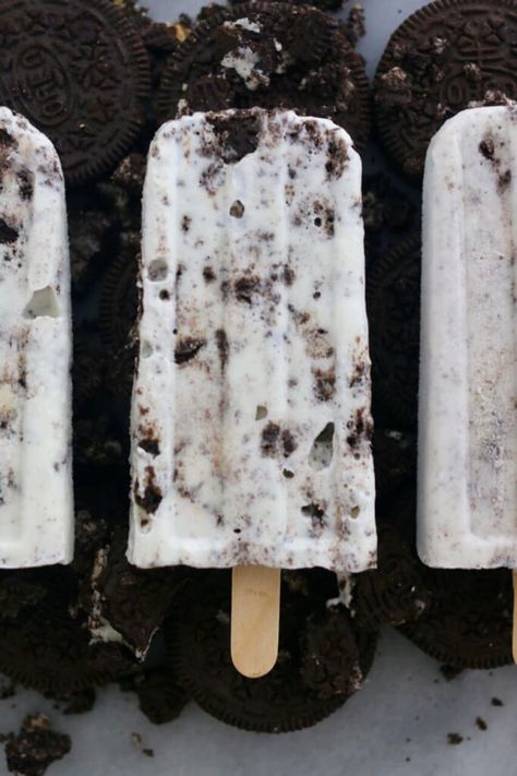 Homemade, Oreo, cookie & cream, popsicle, Gemma Stafford, Bigger Bolder Baking, Baking videos, Baking, recipes, frozen treats Oreo Popsicles, Gemma Stafford, Freezer Desserts, Cookies And Cream Frosting, Frozen Treats Recipes, Ice Pop Recipes, Summer Popsicles, Bigger Bolder Baking, Baking Videos