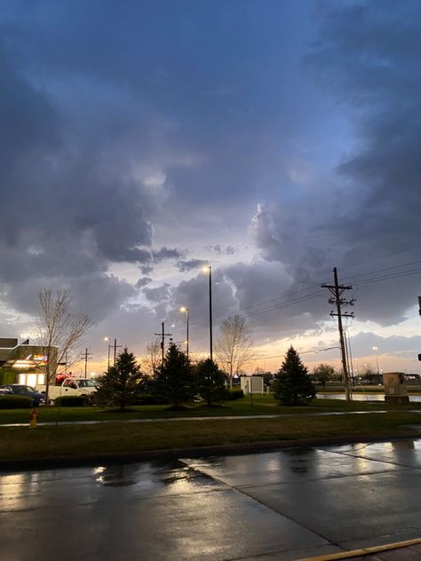 Thunderstorm Aesthetic, Stormy Sunset, Summer Thunderstorm, Sunset City, Stormy Weather, Frank Ocean, Beautiful Scenery, Sunset Photography, Aesthetic Pictures