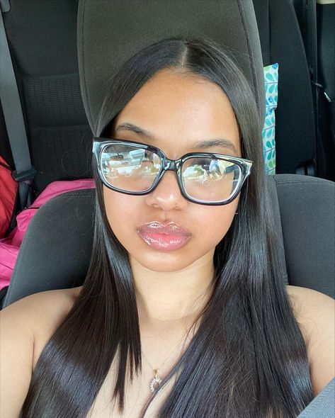 Baddie Glasses Frames, Baddie Glasses, Baddie Shades, India Love Straight Hair, Baddies With Glasses, Black Ponytail Hairstyles, Rich Girl Lifestyle, I Love Girls, Baddie Hairstyles