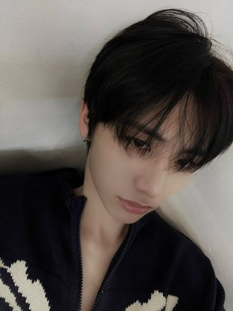 taesan selca Taesan Boynextdoor, Myung Jaehyun, The Boy Next Door, Sweet Guys, Boy Next Door, Twitter Update, Kpop Guys, Kpop Boy, Comme Des Garcons