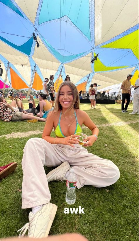 Reading Festival Outfits, Coachella Pictures, Boardmasters Festival, Coachella Fits, Lollapalooza Outfit, Sophia Birlem, Leeds Festival, Festival Outfit Inspiration, Rave Fits