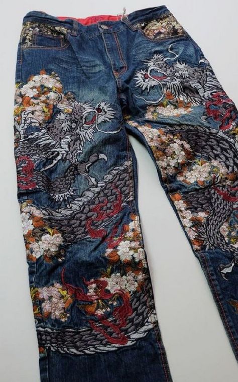 Clothes On Shein, Artsy Fashion, Japanese Souvenir, Ropa Upcycling, Diy Vetement, Painted Clothes, Jeans Diy, Japanese Vintage, Mode Inspo