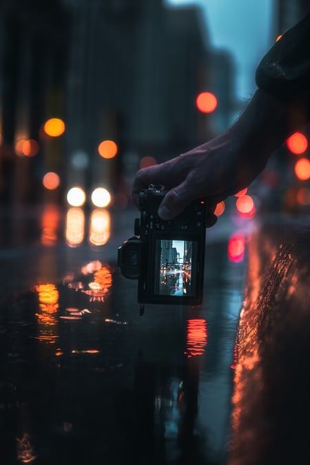 City Lights Portrait Photography, Person Taking Photo With Camera, Symmetry Photography, Prewedding Ideas, Night Time Photography, Dslr Background, Beard Hairstyle, Buddha Painting, Guerilla Marketing