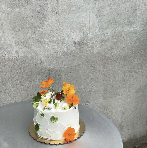 Sheet Cake Designs, Petal Cake, Simple Birthday Party, Cake Cafe, Raw Cake, Cake Inspo, Beautiful Birthday Cakes, Cute Birthday Cakes, Orange Cake