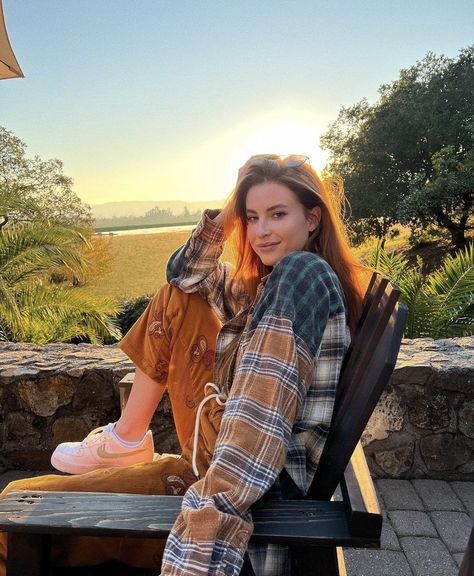 Fletcher Singer Wallpaper, Fletcher Singer, Cari Fletcher, Lesbian Fashion, Dream Pictures, Celebrity Singers, Bad Photos, Girlfriend Goals, A Little Life