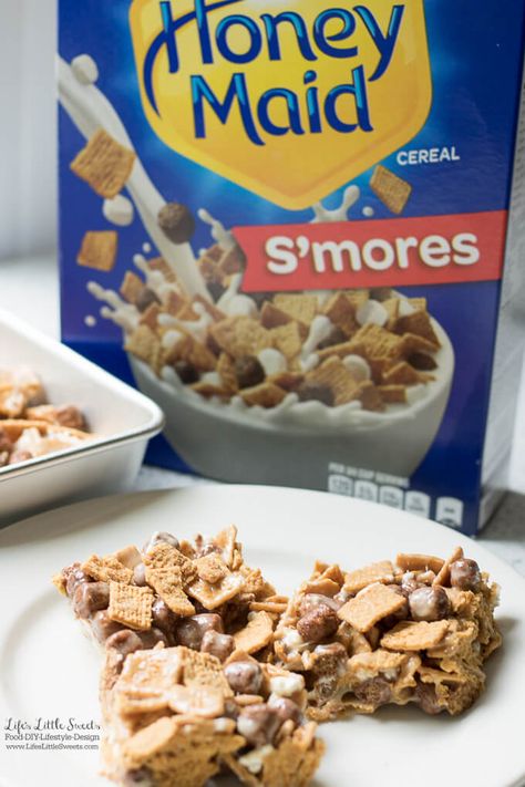 These Marshmallow S'Mores Cereal Treat Bars make a perfect after school or sports snack. A great, new way to enjoy all the flavor of s'mores in a bar! #BestCerealEver #ad @shopritestores Jungle Party Foods, Marshmellow Treats, Cereal Treat Bars, Graham Recipe, Cereal Bars Homemade, Vacation Recipes, Golden Grahams, Goodies Recipes, Crunchy Snacks