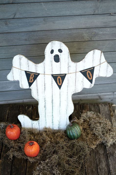 Wooden Halloween Decorations, Wooden Ghost, Pallet Halloween, Halloween Yard Signs, Rustic Halloween Decor, Halloween Yard Art, Halloween Wood Crafts, Rustic Halloween, Halloween Decorations Diy Outdoor