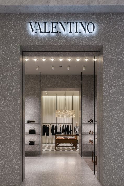 Valentino Store Aesthetic, Valentino Aesthetic Wallpaper, Yoongi Valentino, Valentino Aesthetic, Valentino Store, Aesthetic Brands, Brands Aesthetic, Store Facade, Valentino Shop