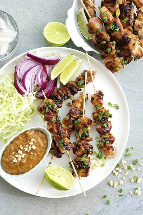 Satay Chicken with Peanut Sauce (Indonesian/Bali) Indonesian Peanut Sauce Recipe, Chicken With Peanut Sauce, Peanut Sauce Chicken, Satay Chicken, Lemongrass Chicken, Pork Skewers, Grilled Chicken Skewers, Kecap Manis, Asian Dinners