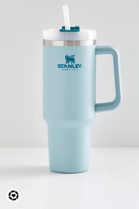 Teal Stanley Cup, Light Blue Stanley Cup, Blue Stanley Cup Aesthetic, Preppy Stanley Cup, Light Blue Stanley, Preppy Water Bottle, Blue Stanley Cup, Stanley Water Bottle, Stanley Products