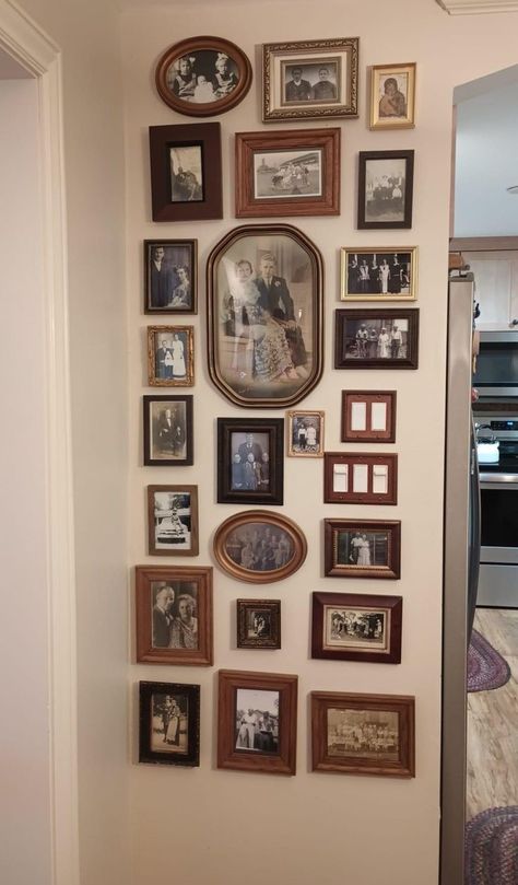 Academic Decor Home, Random Picture Frame Wall, Traditional American Home Decor, Historic Home Decor Ideas, Vintage Living Room Wall Decor, Historical Home Decor, Decorating With Heirlooms, Gallery Wall Ideas Vintage, Vintage Ralph Lauren Aesthetic Home