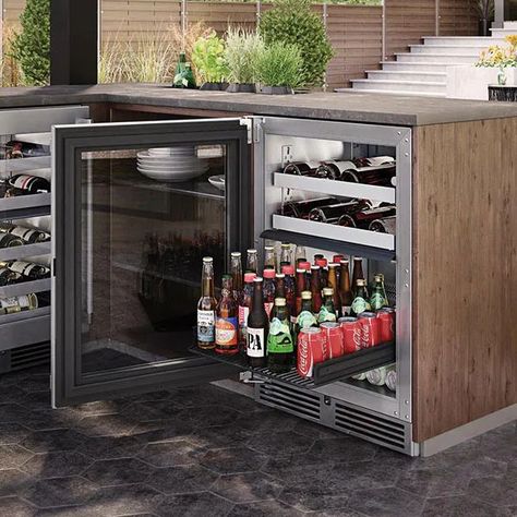 Fridge Organisation, Cabana Ideas, Cute Kitchenware, Outdoor Kitchen Bar, Outdoor Fridge, Beverage Coolers, Refrigerator Cooler, Large Refrigerator, Large Fridge