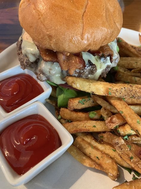 7 Super Burgers: Port City's Best Hamburgers - Port City Foodie | Restaurants Wilmington NC The Best Hamburgers, Best Hamburgers, Meal Pictures, Hamburger Restaurant, Meat Eater, Random Aesthetics, Burger Restaurant, Grilled Onions, Port City