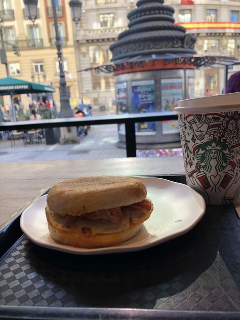 Desayuno en #starbucks   Gran Vía, Madrid Pancakes, Madrid