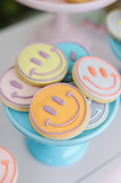 Chloe's Fun & Colorful Birthday Pool Party • Beijos Events Groovy Pool Party, Smiley Face Cookies, Smiley Face Cake, Diy Hoodies, Groovy Smiley Face, Birthday Pool Party, Cool Pool Floats, 10 Birthday Cake, Tie Dye Party