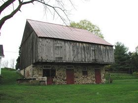 Bank Barn, American Barn, Barn Pictures, Country Barns, Water Towers, Farm Buildings, Farm Barn, Chicken Coops, Red Barns