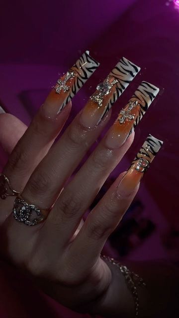 ₊˚ෆ Follow me for more 𐙚 visit my boards ₊˚ෆ Ashleigh Aesthetic, Oldies Nails, Newest Nail Trends, 90s Nail Art, 90 Nails, 90s Nails, Money Nails, Bling Nail Art, Square Press On Nails