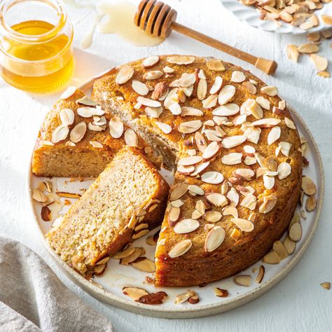 Honey-Almond Cake Jewish Baking, Crumb Cakes, Olive Oil Cake Recipe, Baking Lessons, Orange And Almond Cake, Lemon Olive Oil Cake, Passover Desserts, Cake Mug, Oil Cake