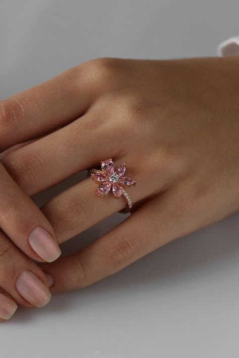 Weddin Rings, Engagement Rings Flower, Engagement Rings Pink, Flower Gold Ring, Pink Flower Ring, Strawberry Ring, Push Present, Pink Engagement Ring, Flower Rings