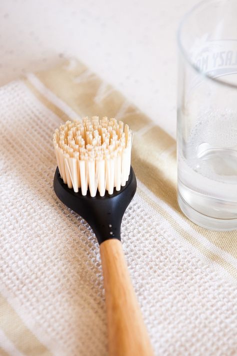 How To Clean and Disinfect a Dish Brush Scrub Brushes, Dish Brush, Clean Bottle, Wooden Brush, Homemade Cleaning Products, Brush Cleaning, Scrub Brush, Cleaning Dishes, Bottle Brush