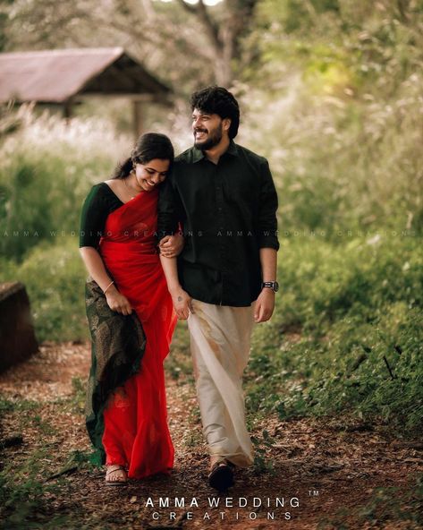 Kerala Traditional Save The Date Photos, Save The Date Traditional Kerala, Save The Date Photo Ideas Kerala, Save The Date Dress Ideas Kerala, Prewedding Traditional, Traditional Photoshoot, Traditional Couple, Save The Date Pictures, Couples Beach Photography