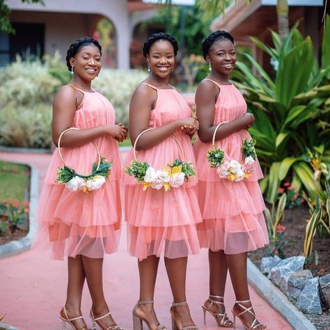 Groomsmen Outfit, Braidsmaid Dresses, Ghanaian Wedding, African Bridesmaid Dresses, Tiered Prom Dress, Bridesmaid Dress Collection, Tea Length Wedding, Bridesmaid Inspiration, Spaghetti Strap Prom Dress