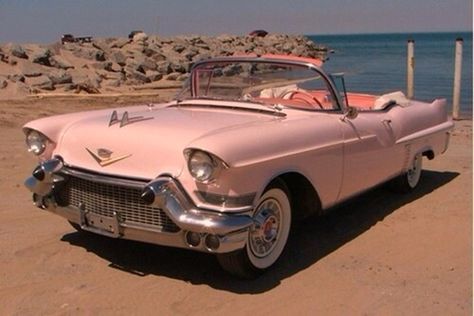 stunning pink car Carros Vintage, Pink Convertible, Dyna Low Rider, Old Vintage Cars, Pink Cadillac, Ford Fairlane, Pink Car, Classy Cars, Harley Davidson Sportster