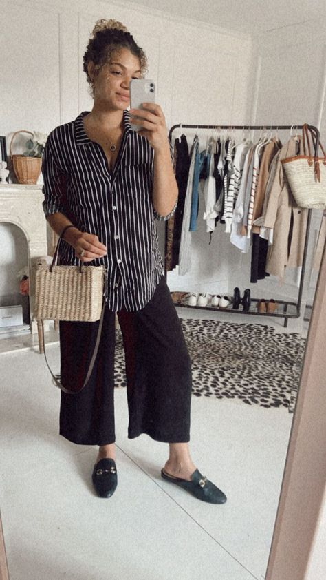 Postpartum Capsule Wardrobe Fall, Postpartum Capsule Wardrobe Summer, Summer Outfits Postpartum, French Postpartum Style, Pregnant Summer Work Outfit, Postpartum Nursing Outfits, Postpartum Date Night Outfit, Post Natal Outfits, 3rd Trimester Outfits Summer