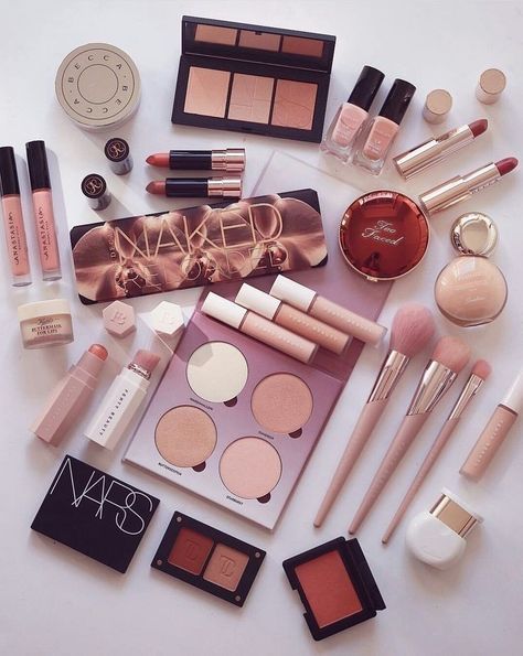 Basic Makeup Items, Makeup Layout, Evening Eye Makeup, Flawless Base, Makeup Tip, Makeup Is Life, Cosmetics Products, Power Of Makeup, Basic Makeup