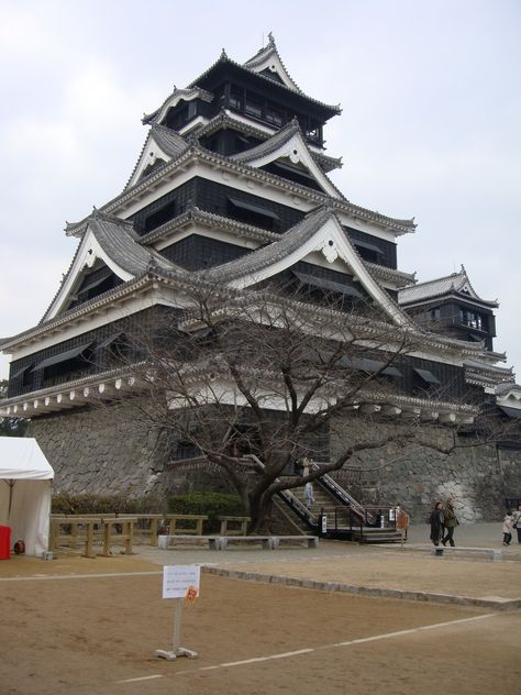 Kumamoto Castle, a major landmark of Kumamoto City, Japan. #AmazingCastles  #Japan Kumamoto Castle, City Japan, Kumamoto, Awesome Places, Eiffel Tower, Fort, Temple, Louvre, Castle