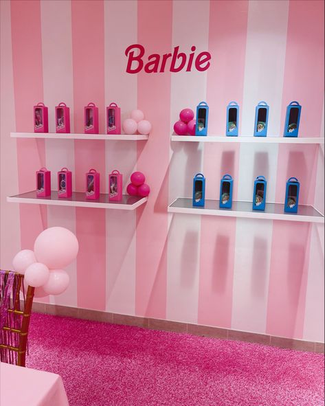 Mini barbie and ken boxes for party favors Ken Party Favors, Barbie Party Favors For Boys, Barbie Favor Boxes, Barbie Favors, Barbie Party Favors, Sunglasses Favors, Sunglasses Party Favor, Barbie Party Decorations, Barbie Theme Party