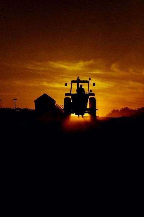 Farm Photography, The Setting Sun, Country Scenes, Setting Sun, Rural Life, Country Farm, Country Life, Country Living, Farm Life