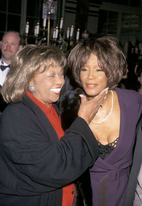 Cissy Houston, Whitney Houston Pictures, Pregnant Bride, Natalie Cole, Grammy Party, The Plaza Hotel, Celebrities Fashion, Gospel Singer, Lifetime Movies