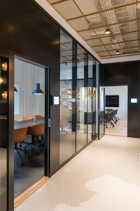 Private Office Design, Small Office Furniture, Office Layout Ideas, Contemporary Office Design, Design Studio Workspace, Small Office Design, Interior Construction, Cool Office Space, Corporate Office Design